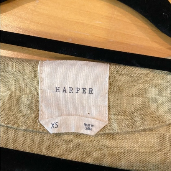 HARPER Francesca’s Ava Button Front V-Neck top - Picture 5 of 8